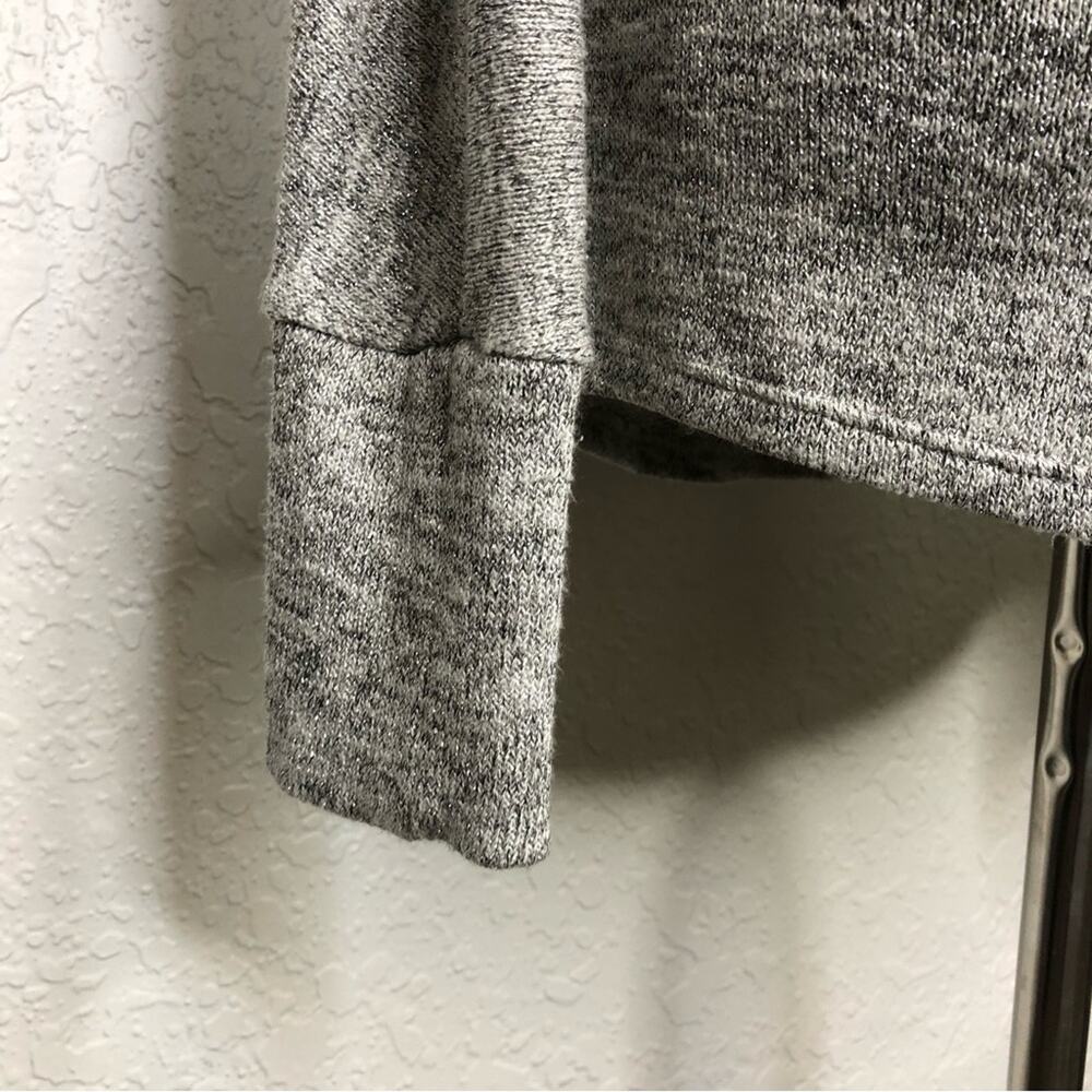 WHBM light gray cowl neck cold shoulder lightweight knit top size Extra Small XS - Picture 4 of 14